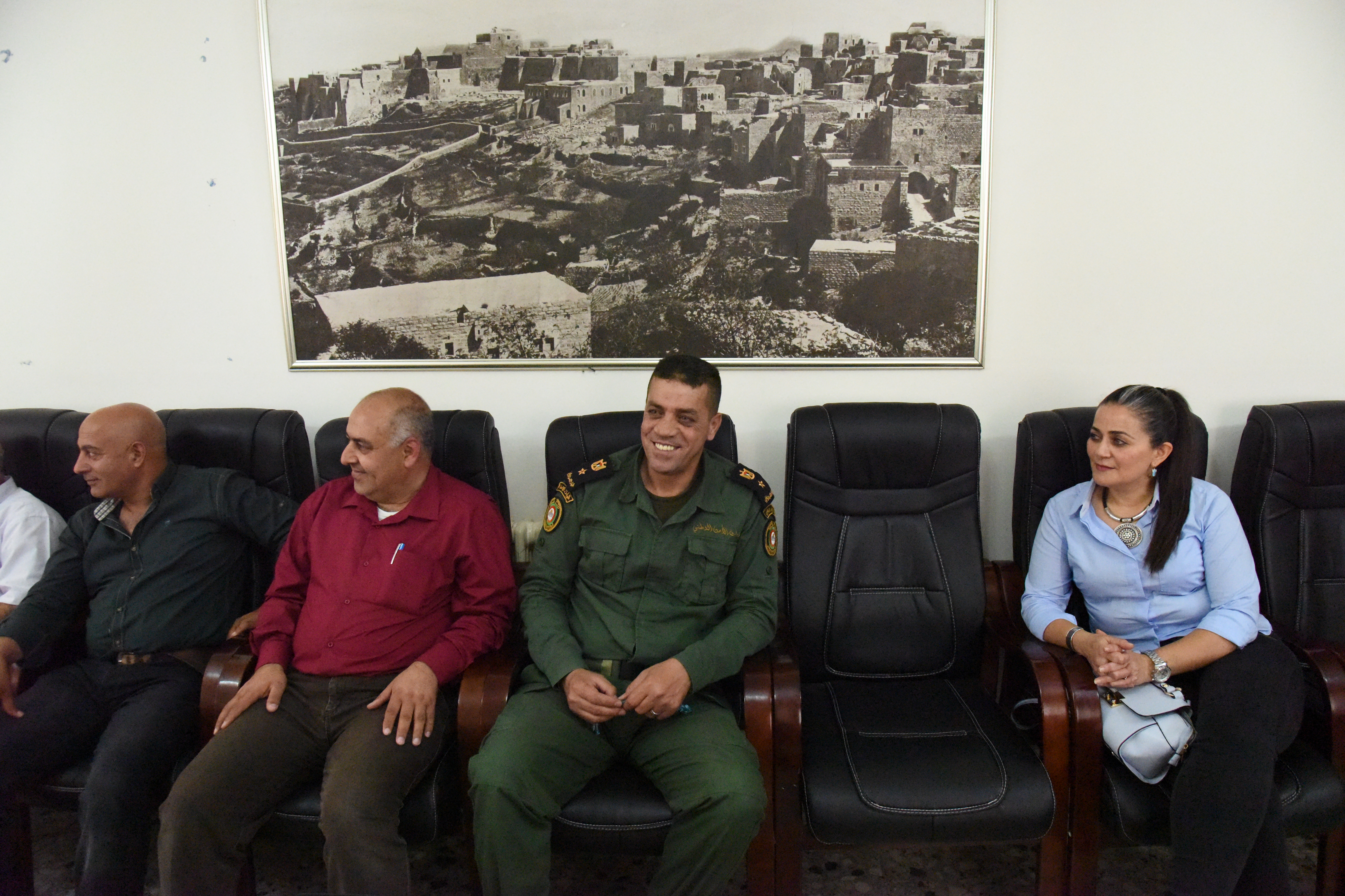 الأمن الوطني وبلدية بيت ساحور وحركة فتح/ زعترة والعديد من الجهات يهنئون رئيس بلدية بيت لحم بمنصبه