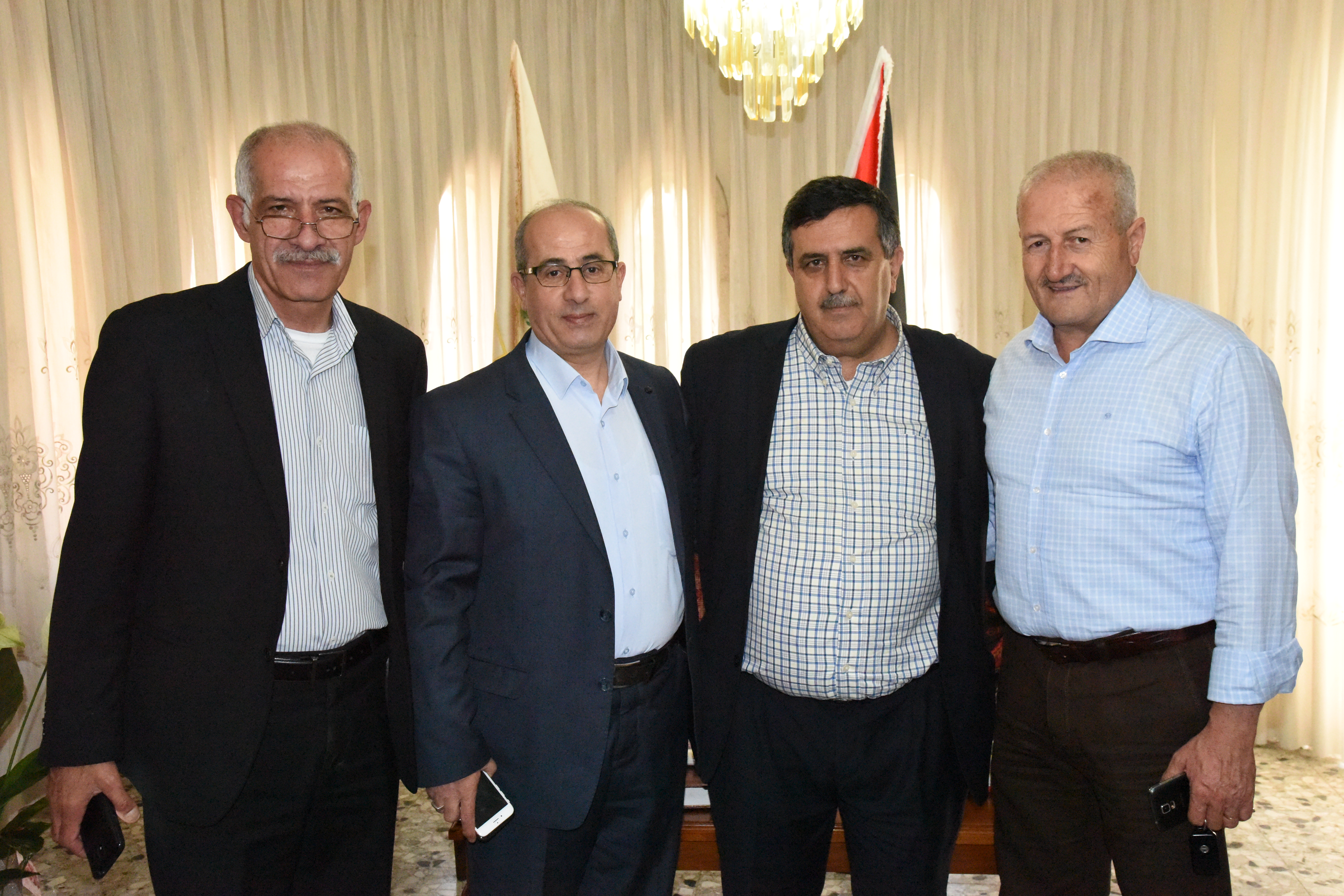 الأمن الوطني وبلدية بيت ساحور وحركة فتح/ زعترة والعديد من الجهات يهنئون رئيس بلدية بيت لحم بمنصبه