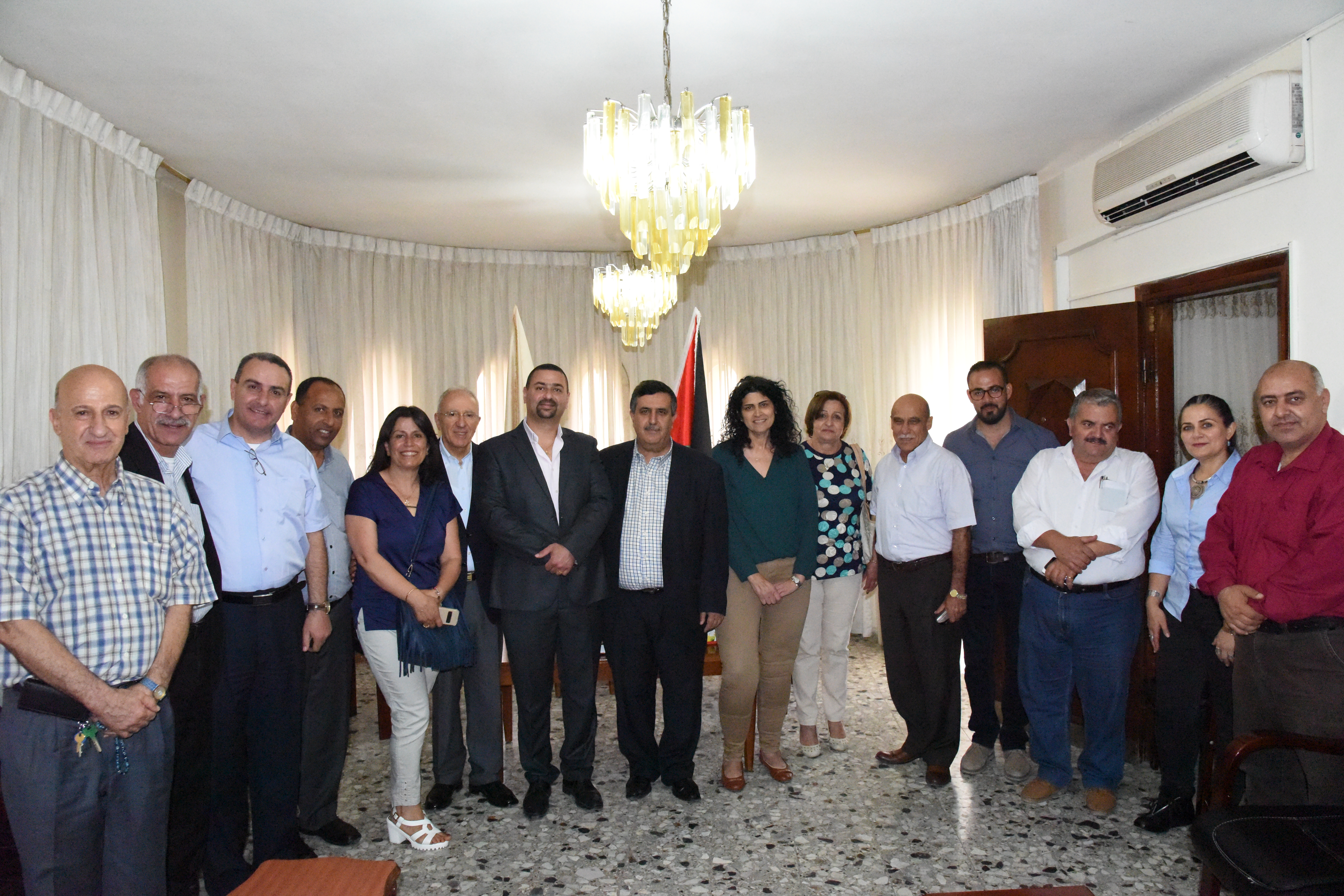 الأمن الوطني وبلدية بيت ساحور وحركة فتح/ زعترة والعديد من الجهات يهنئون رئيس بلدية بيت لحم بمنصبه