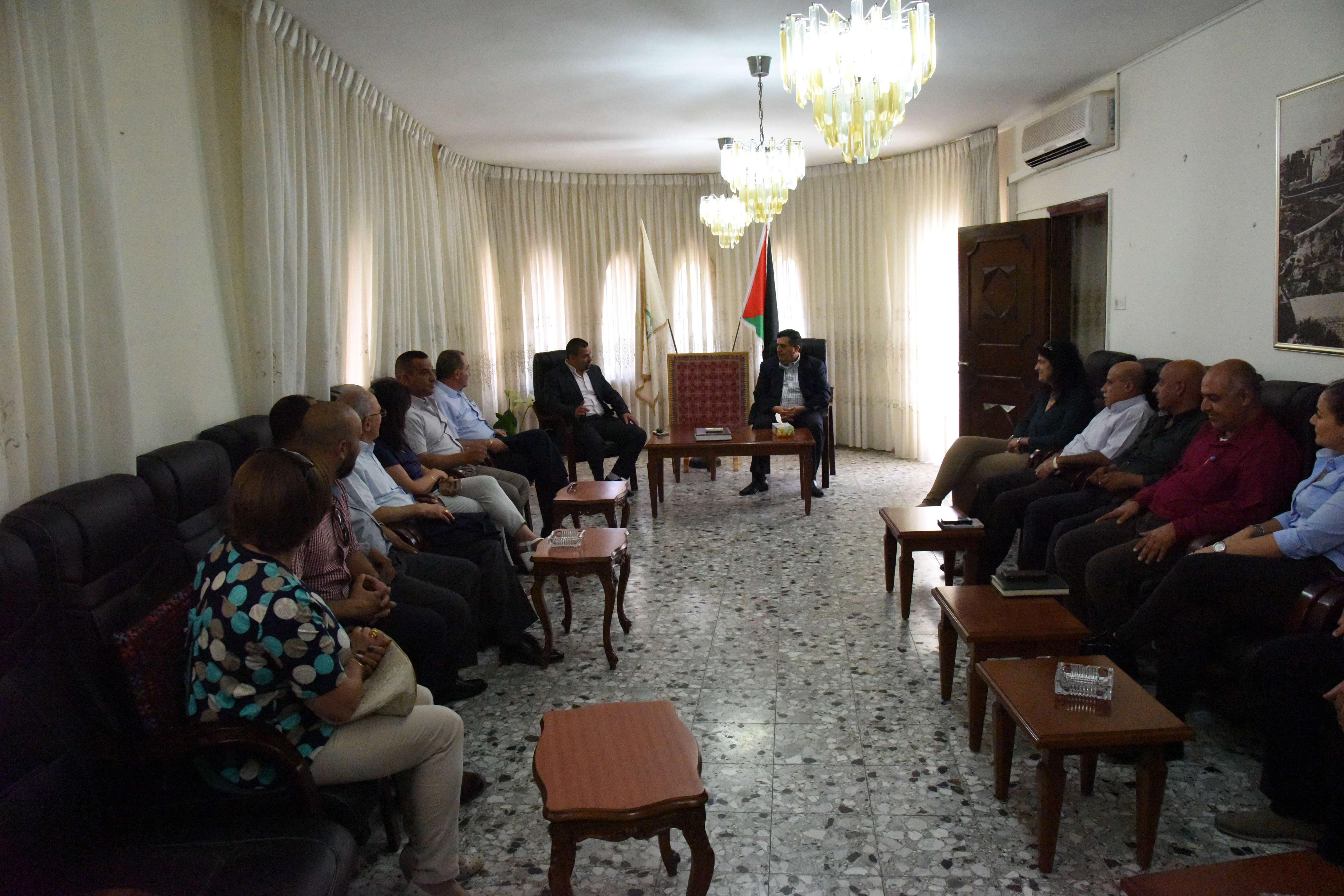 الأمن الوطني وبلدية بيت ساحور وحركة فتح/ زعترة والعديد من الجهات يهنئون رئيس بلدية بيت لحم بمنصبه