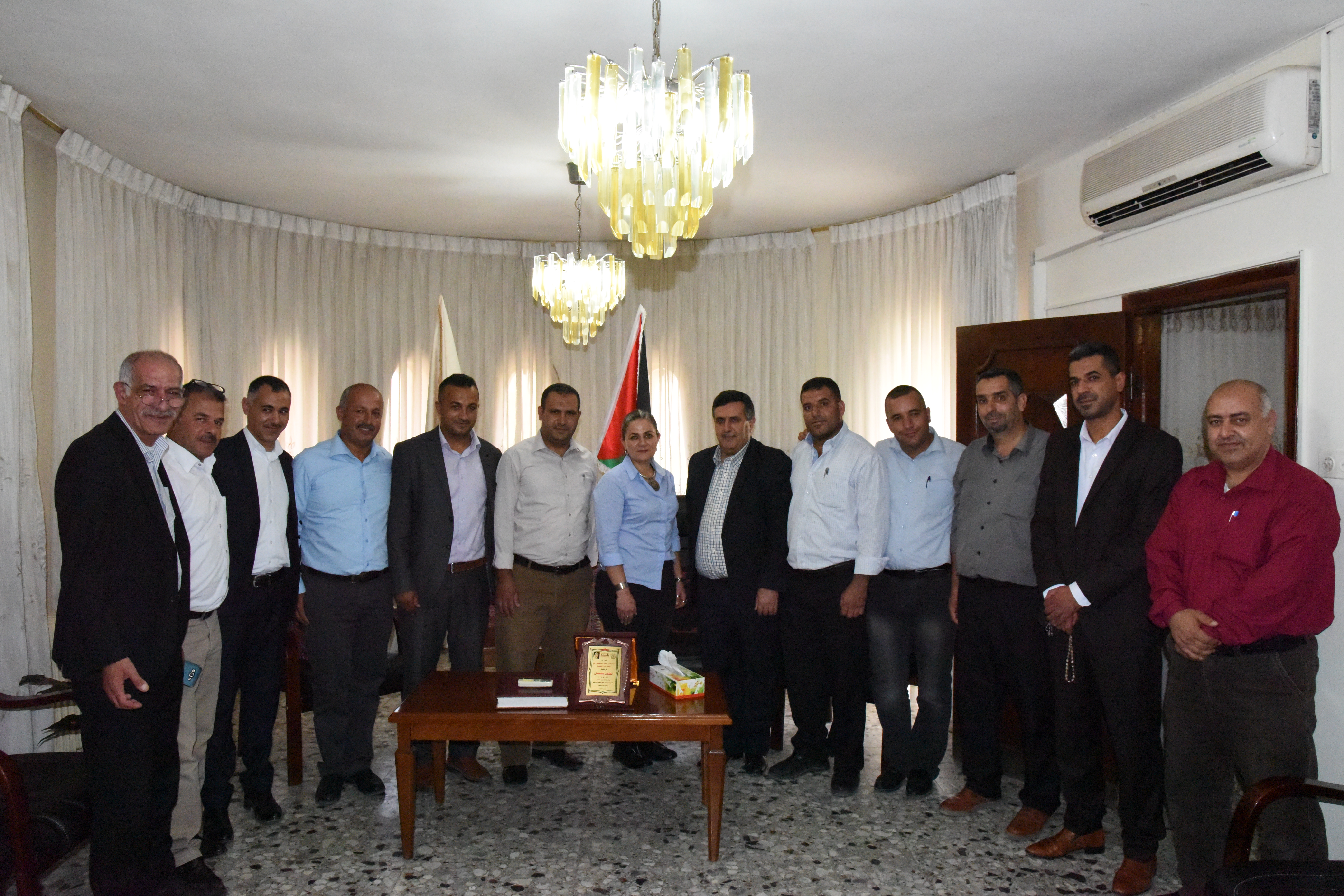 الأمن الوطني وبلدية بيت ساحور وحركة فتح/ زعترة والعديد من الجهات يهنئون رئيس بلدية بيت لحم بمنصبه