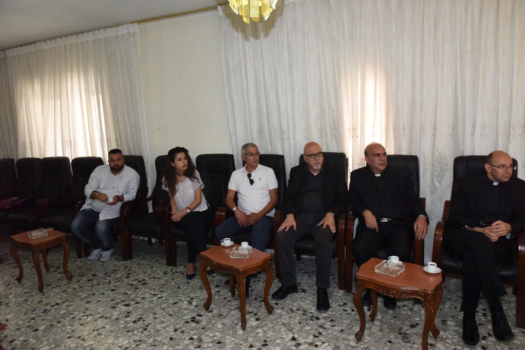 رئيس بلدية بيت لحم يستقبل وفد كايروس فلسطين الذي ضم البطريرك ميشيل صباح والمطران عطالله حنا والقس د. متري الراهب والوفد المرافق