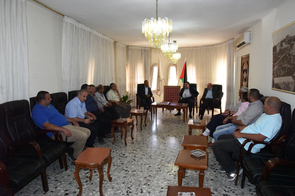 إتحاد المقاولين الفلسطينيين يباركون للمحامي سلمان وأعضاء المجلس البلدي بفوزهم بالإنتخابات المحلية 