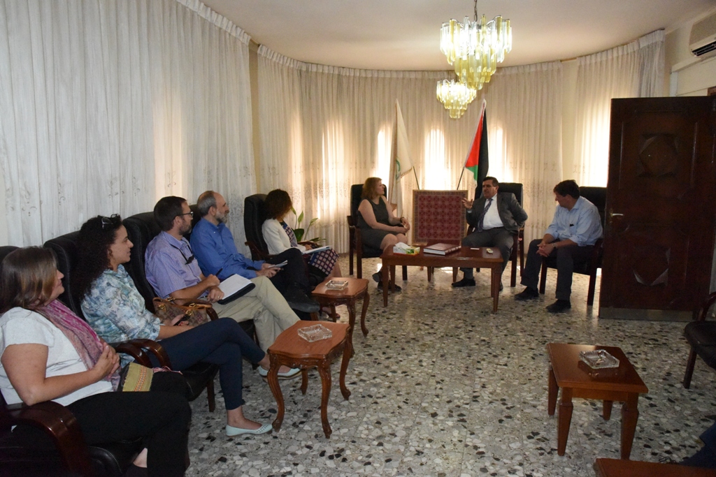 رئيس بلدية بيت لحم يستقبل مساعدة مدير مكتب الشرق الأوسط في الوكالة الأمريكية والقنصل الأمريكي العام في القدس