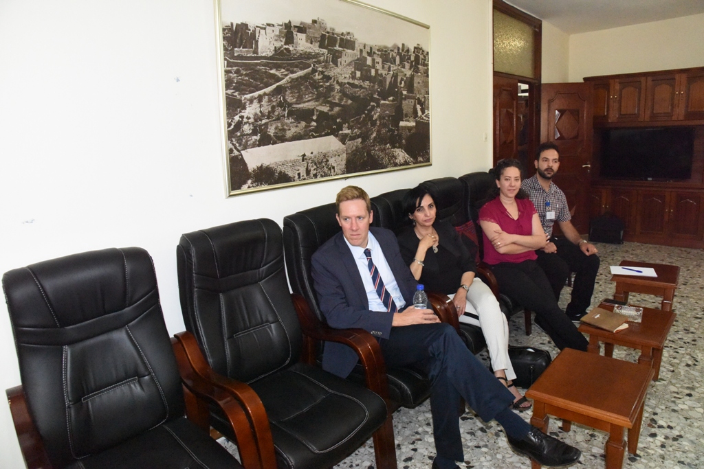 رئيس بلدية بيت لحم يستقبل مساعدة مدير مكتب الشرق الأوسط في الوكالة الأمريكية والقنصل الأمريكي العام في القدس