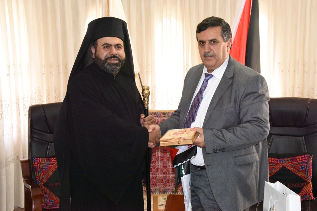 رئيس وأعضاء مجلس بلدية بيت لحم يستقبلون مطران الكنيسة الأرثوذكسية الفلسطينية في الولايات المتحدة الأمريكية 