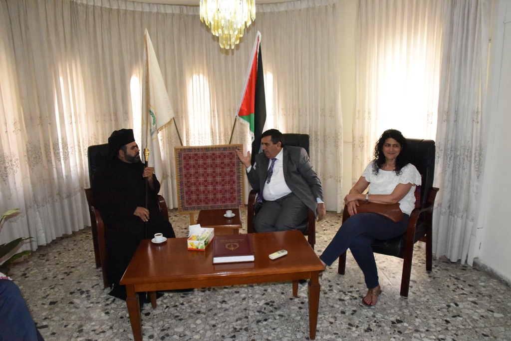 رئيس وأعضاء مجلس بلدية بيت لحم يستقبلون مطران الكنيسة الأرثوذكسية الفلسطينية في الولايات المتحدة الأمريكية 