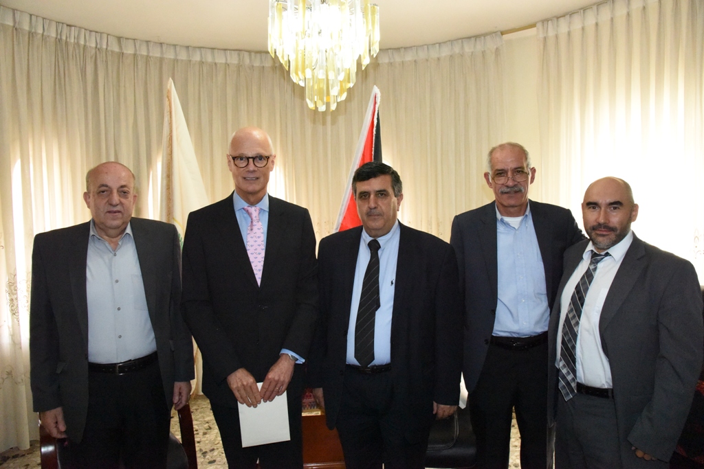 سلمان يؤكد لسفير التشيلي أهمية دعم مؤتمر المغتربين الثاني  وبيت لحم عاصمة الثقافة العربية 2020 ويلتقي رئيس بلدية العبيدية والمدير الإقليمي للبنك الأهلي الأردني ووفد الوطنية  موبايل