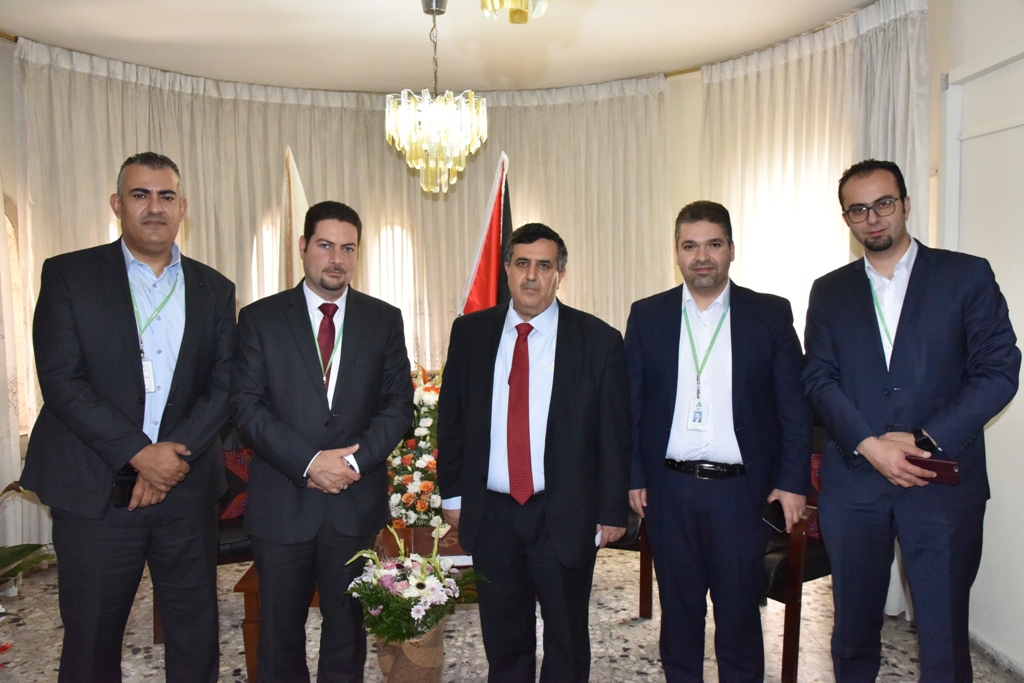 رئيس بلدية بيت لحم يستقبل عددا من الوفود ضمت مدرسة بيت لحم للأيقونات والبنك الاردني الكويتي والكنيسة المارونية وراهبات القديسة تيريزا الطفل يسوع وشركة جوال 