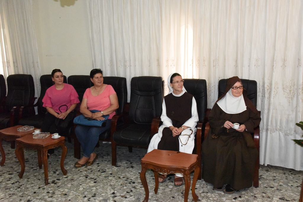 رئيس بلدية بيت لحم يستقبل عددا من الوفود ضمت مدرسة بيت لحم للأيقونات والبنك الاردني الكويتي والكنيسة المارونية وراهبات القديسة تيريزا الطفل يسوع وشركة جوال 