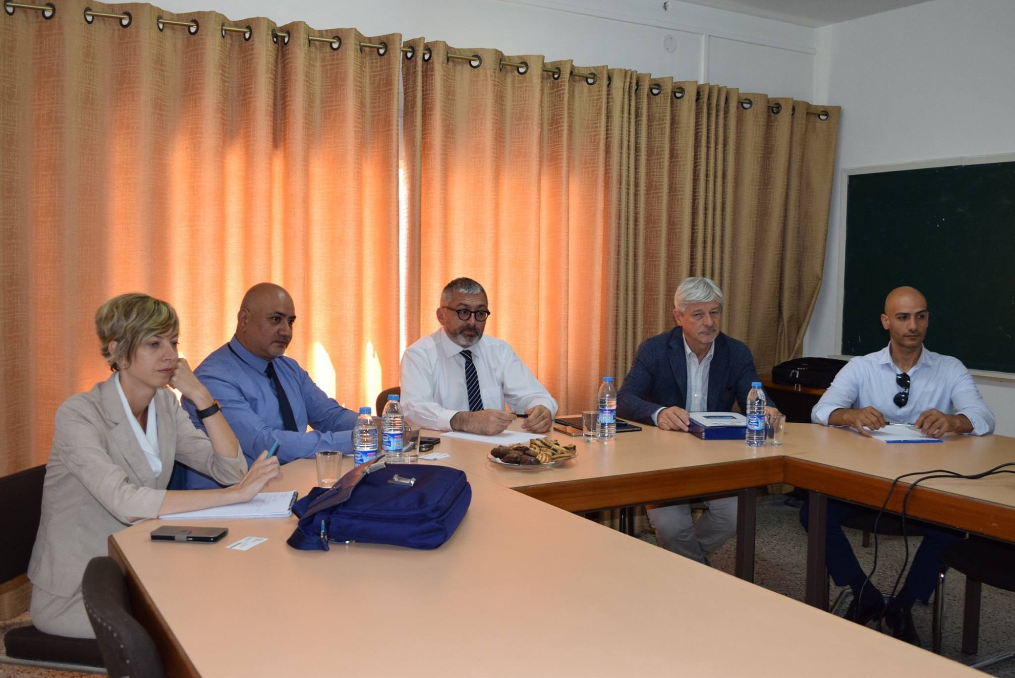  في اطار البدء بتنفيذ مشروع نظام التحكم المائي الالكتروني رئيس بلدية بيت لحم يشارك في اجتماع في سلطة المياه والمجاري بيت لحم 