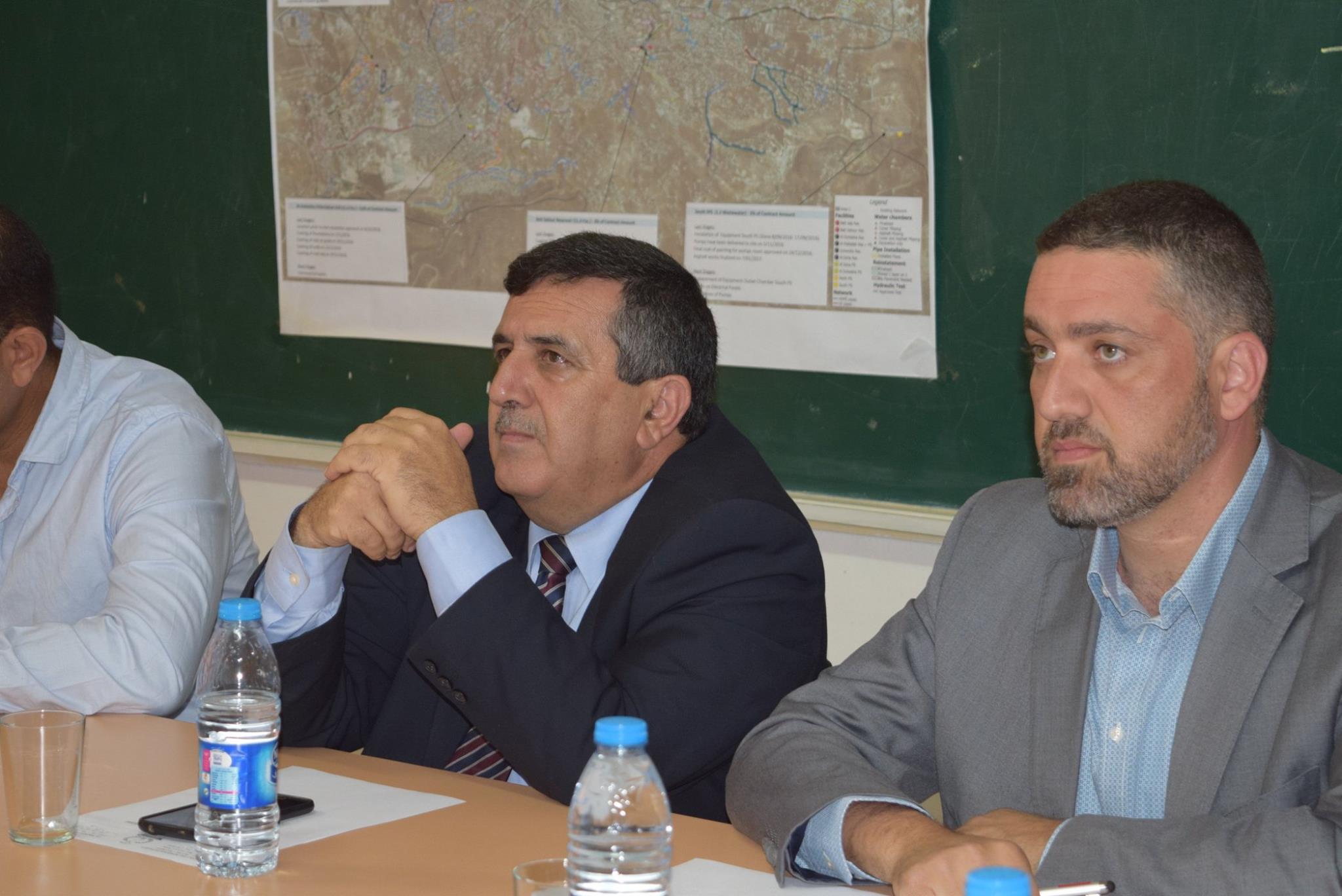  في اطار البدء بتنفيذ مشروع نظام التحكم المائي الالكتروني رئيس بلدية بيت لحم يشارك في اجتماع في سلطة المياه والمجاري بيت لحم 