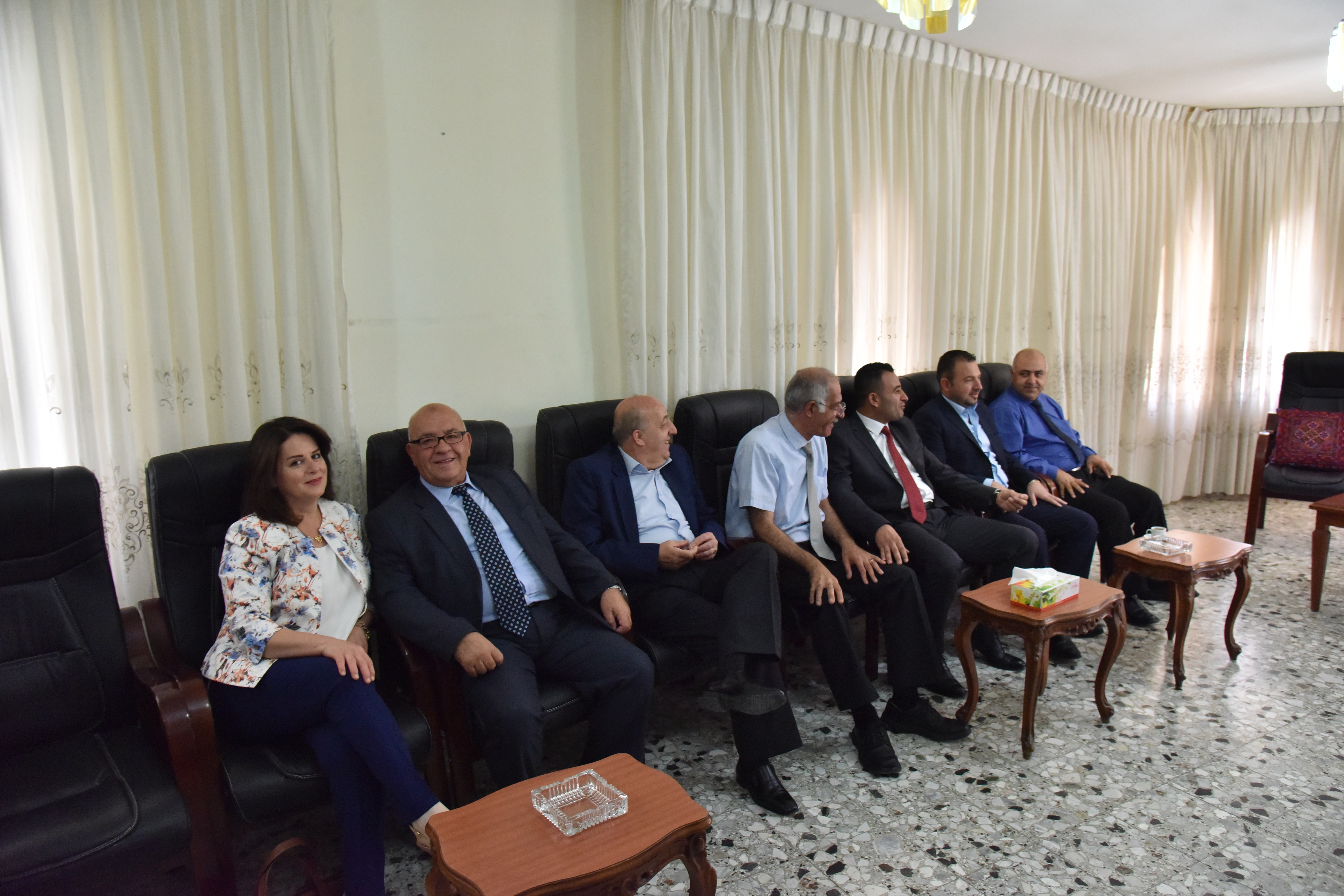 رئيس وأعضاء مجلس بلدية بيت لحم يتبادلون التهاني مع مواطني مدينة بيت لحم والضيوف بمناسبة عيد الفطر السعيد