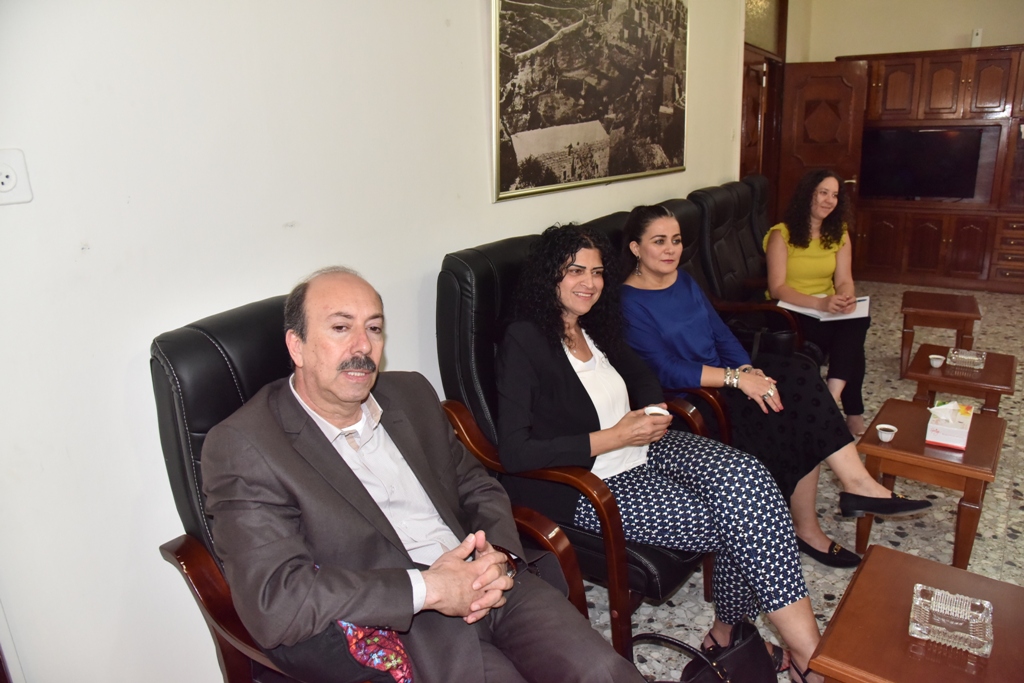 رئيس وأعضاء مجلس بلدية بيت لحم يستقبلون حارس الأراضي المقدسة 