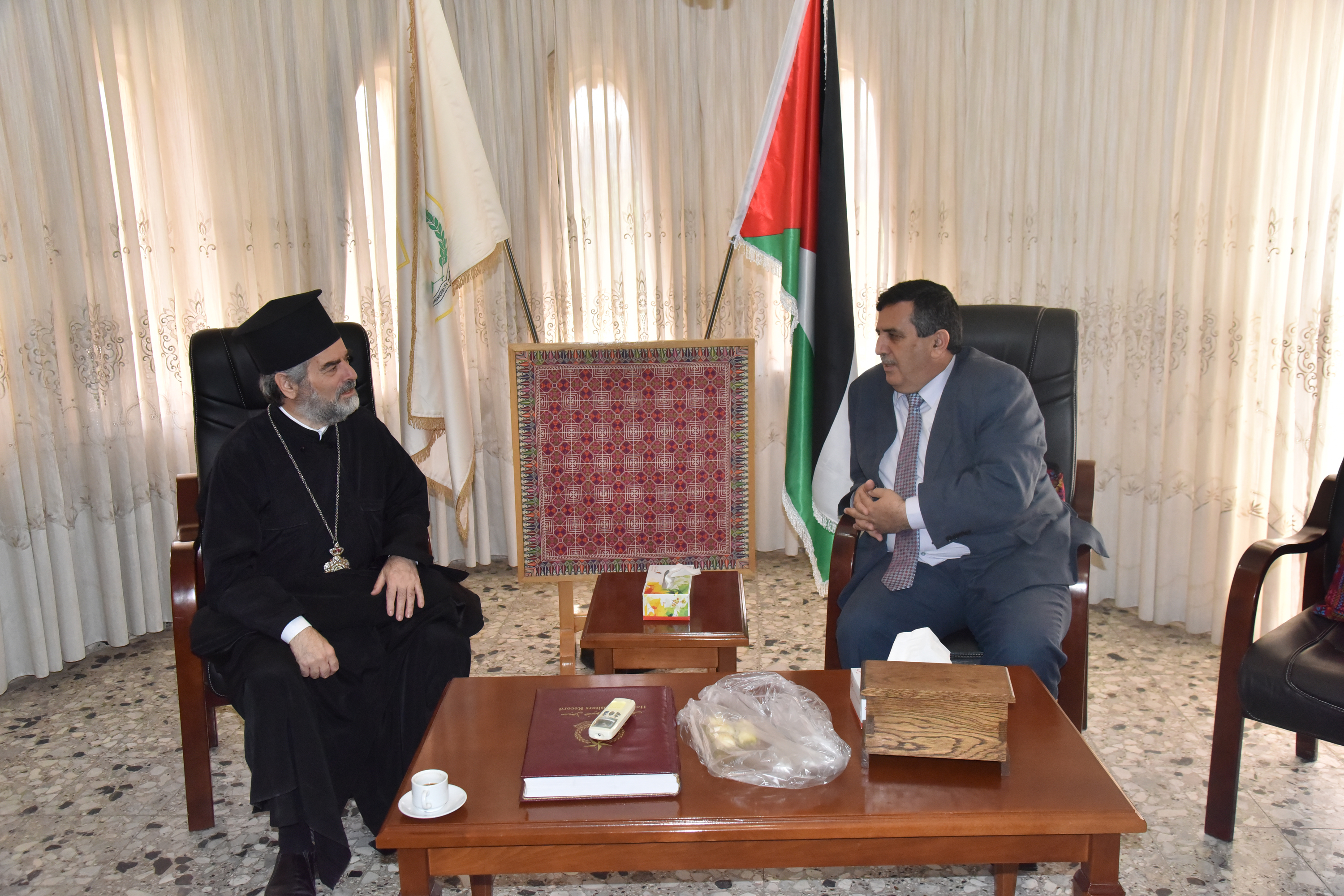 سلمان يستقبل المطران بطرس ملكي والمطران ثيوفانيس والمونسنيور منصور متوكا