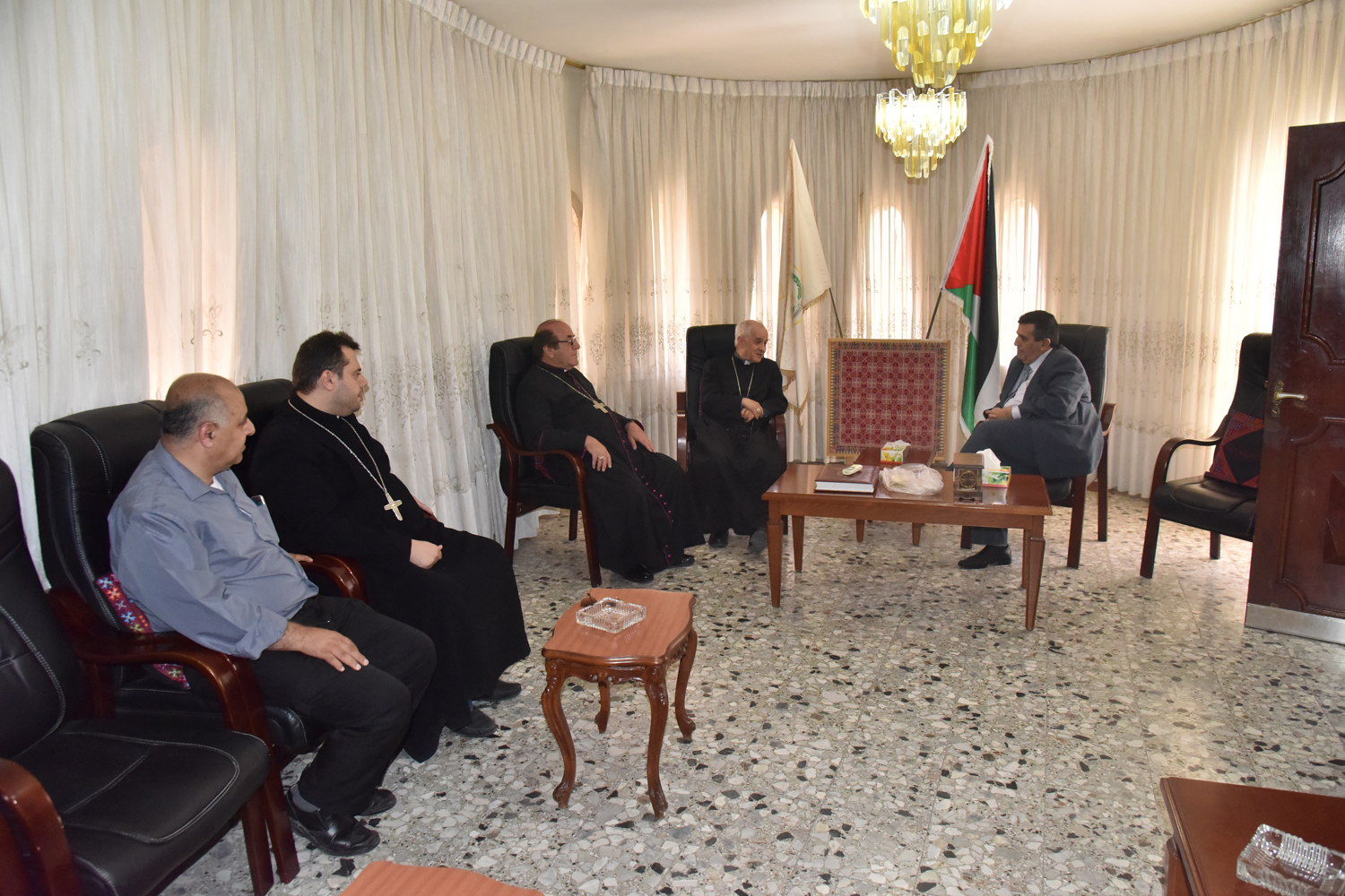 سلمان يستقبل المطران بطرس ملكي والمطران ثيوفانيس والمونسنيور منصور متوكا