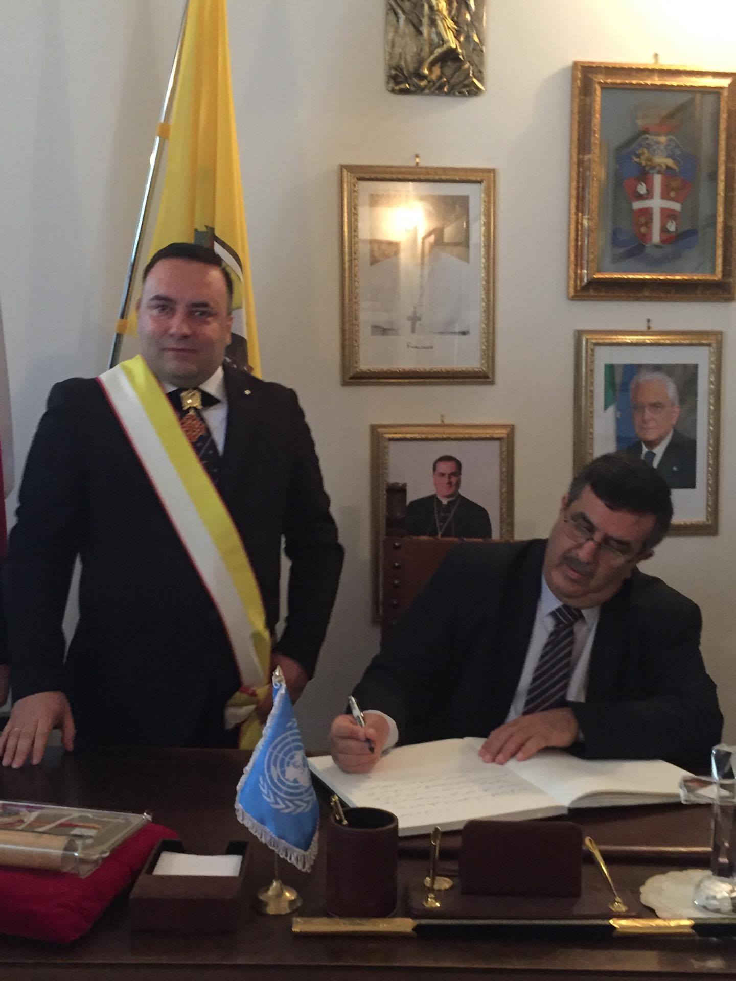 رئيس بلدية بيت لحم المحامي انطون سلمان يتلقى جائزة السلام والثقافة الدولية في إيطاليا