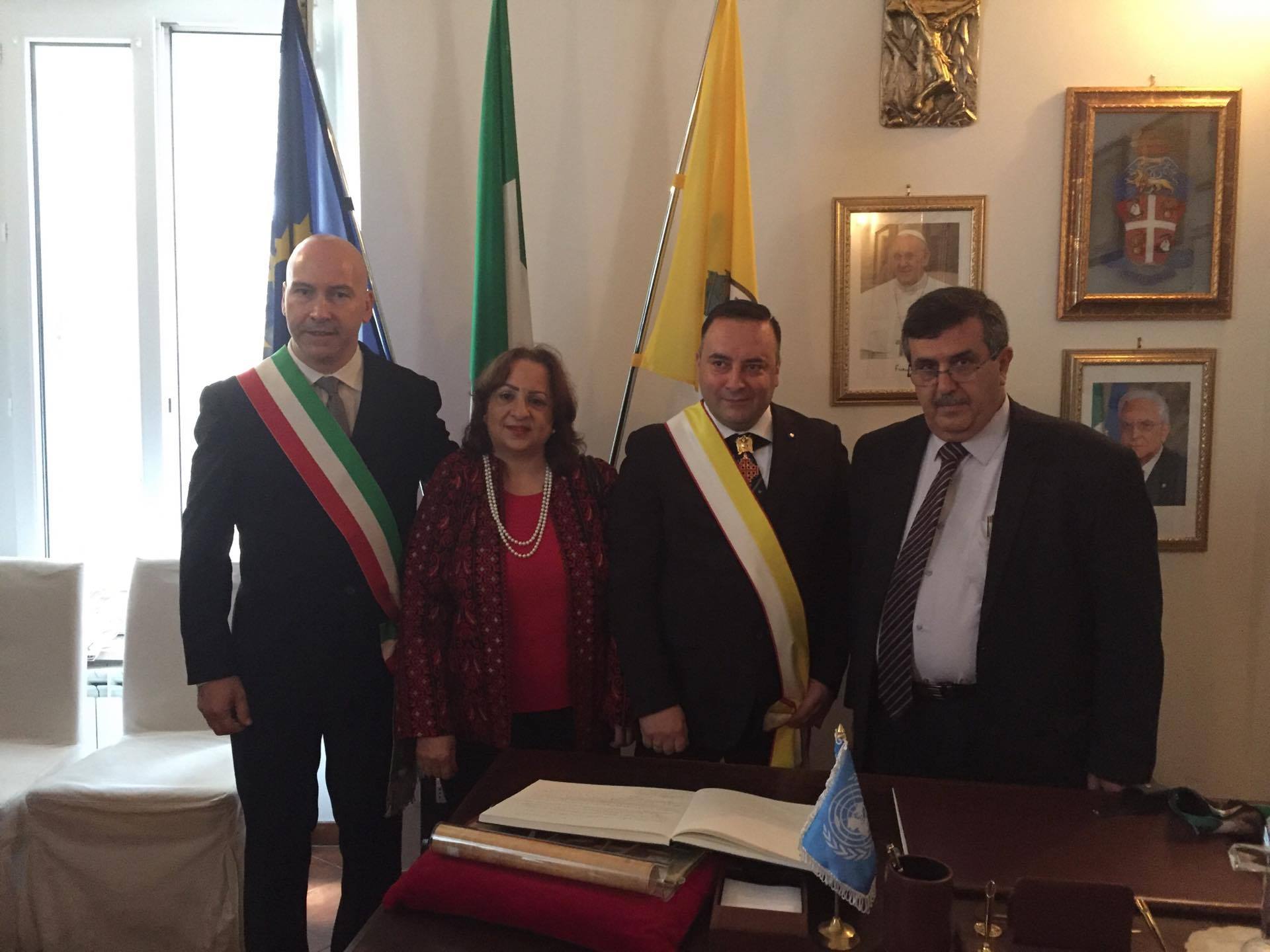 رئيس بلدية بيت لحم المحامي انطون سلمان يتلقى جائزة السلام والثقافة الدولية في إيطاليا