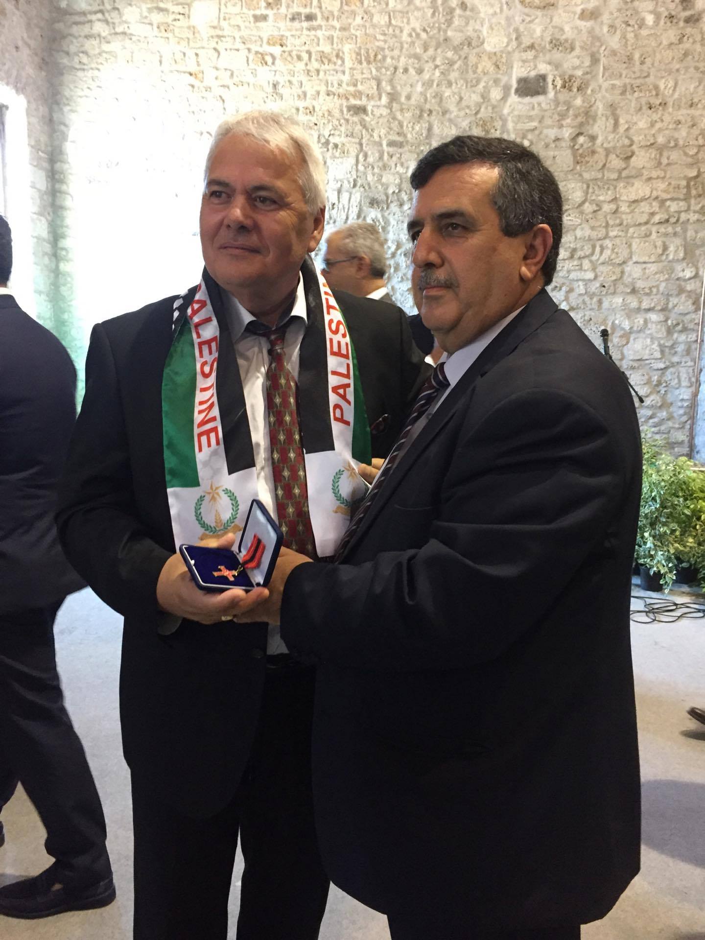 رئيس بلدية بيت لحم المحامي انطون سلمان يتلقى جائزة السلام والثقافة الدولية في إيطاليا