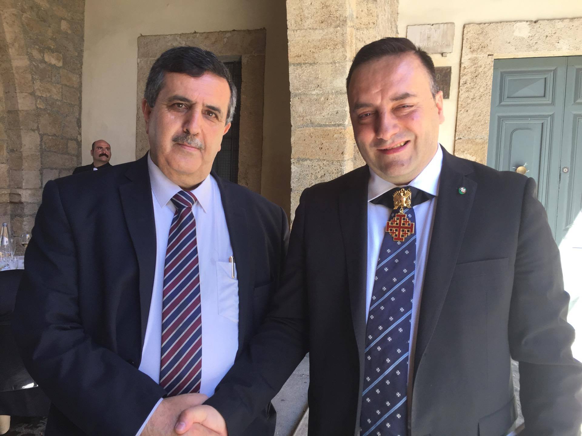 رئيس بلدية بيت لحم المحامي انطون سلمان يتلقى جائزة السلام والثقافة الدولية في إيطاليا