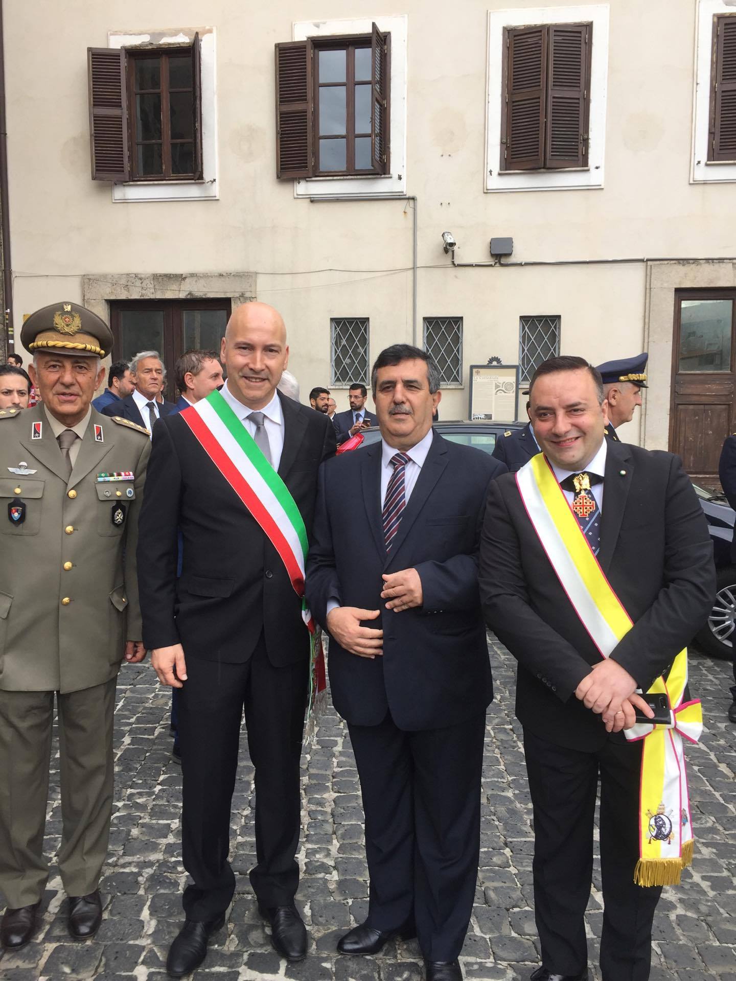 رئيس بلدية بيت لحم المحامي انطون سلمان يتلقى جائزة السلام والثقافة الدولية في إيطاليا