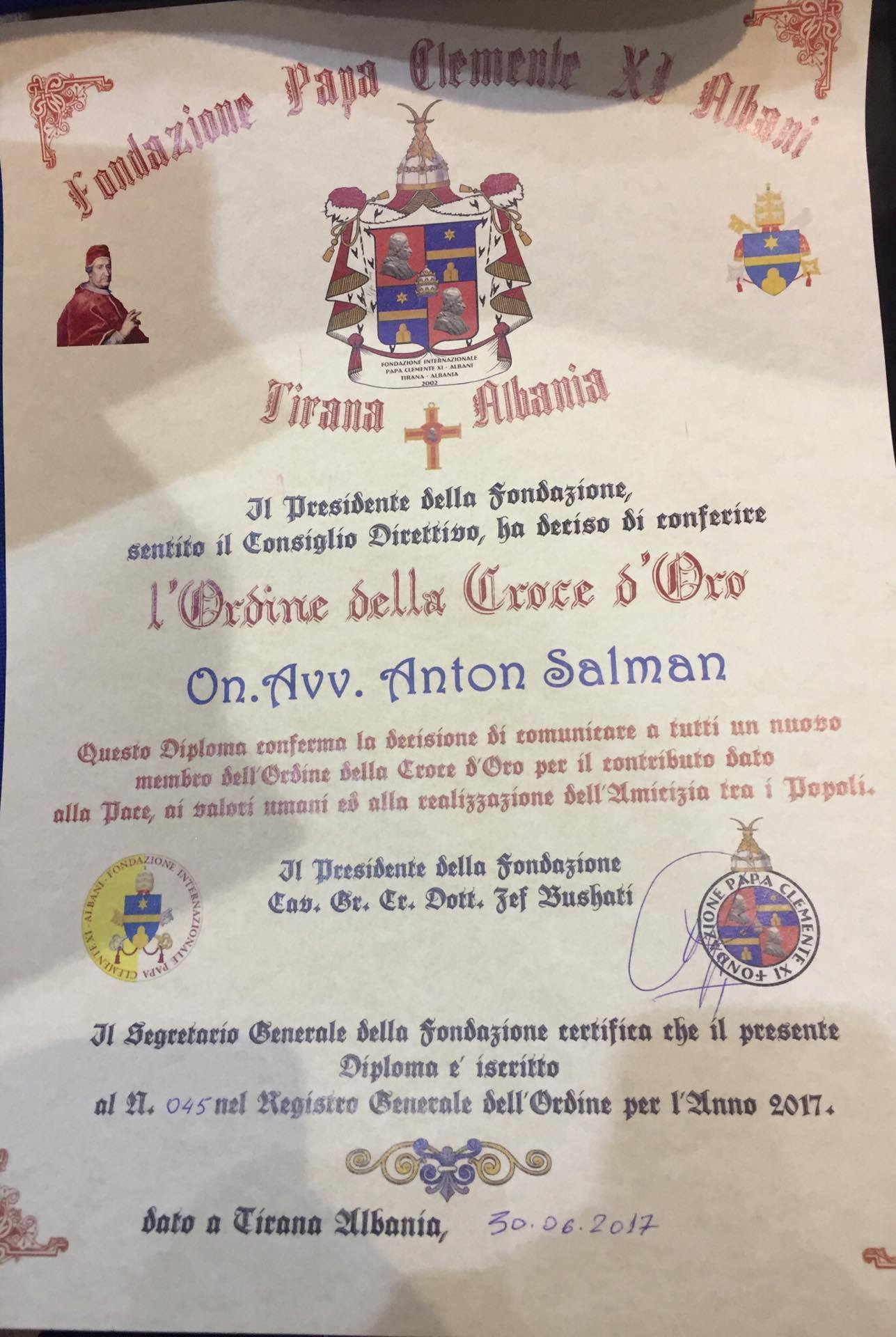 رئيس بلدية بيت لحم المحامي انطون سلمان يتلقى جائزة السلام والثقافة الدولية في إيطاليا