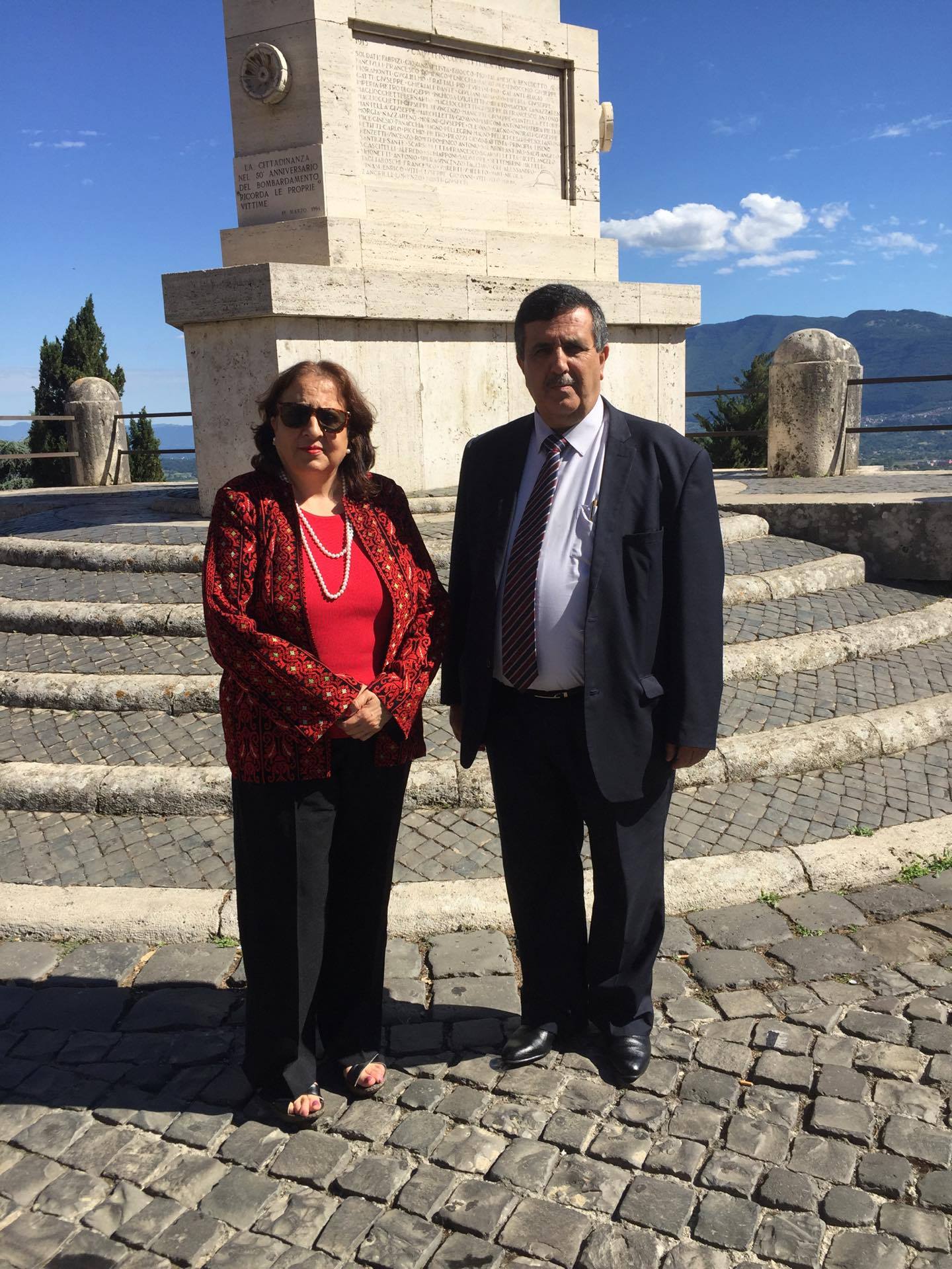 رئيس بلدية بيت لحم المحامي انطون سلمان يتلقى جائزة السلام والثقافة الدولية في إيطاليا