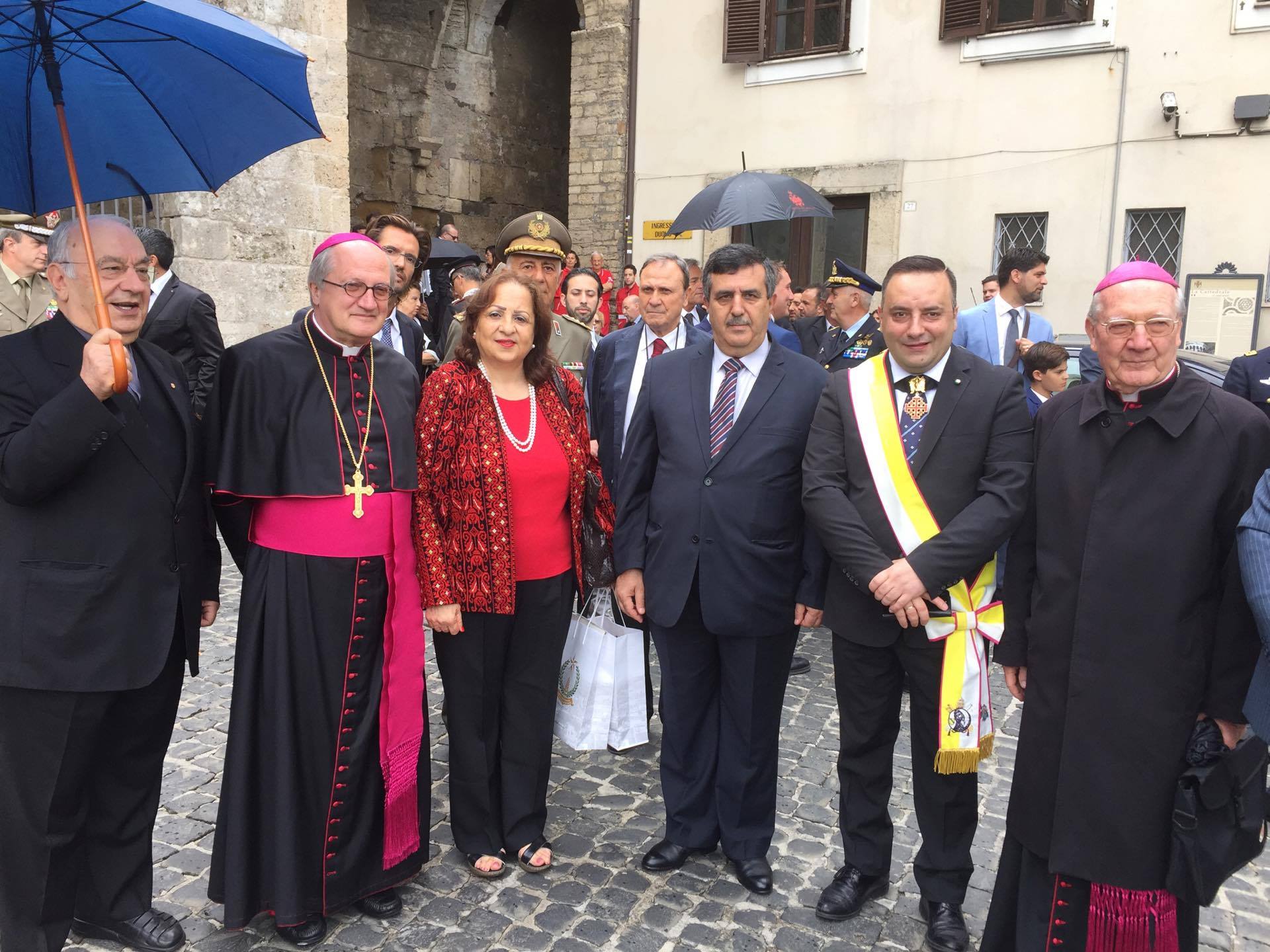 رئيس بلدية بيت لحم المحامي انطون سلمان يتلقى جائزة السلام والثقافة الدولية في إيطاليا