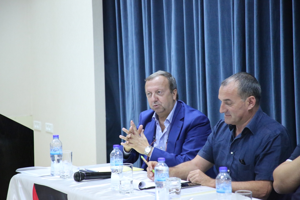 نائب رئيس البلدية يشارك في افتتاح الدورة الصيفية الخاصة بالتنمية والثقافات  في جامعة بيت لحم ويستقبل مدير شبكة التعاون والتنمية وعميد كلية إدارة الأعمال 