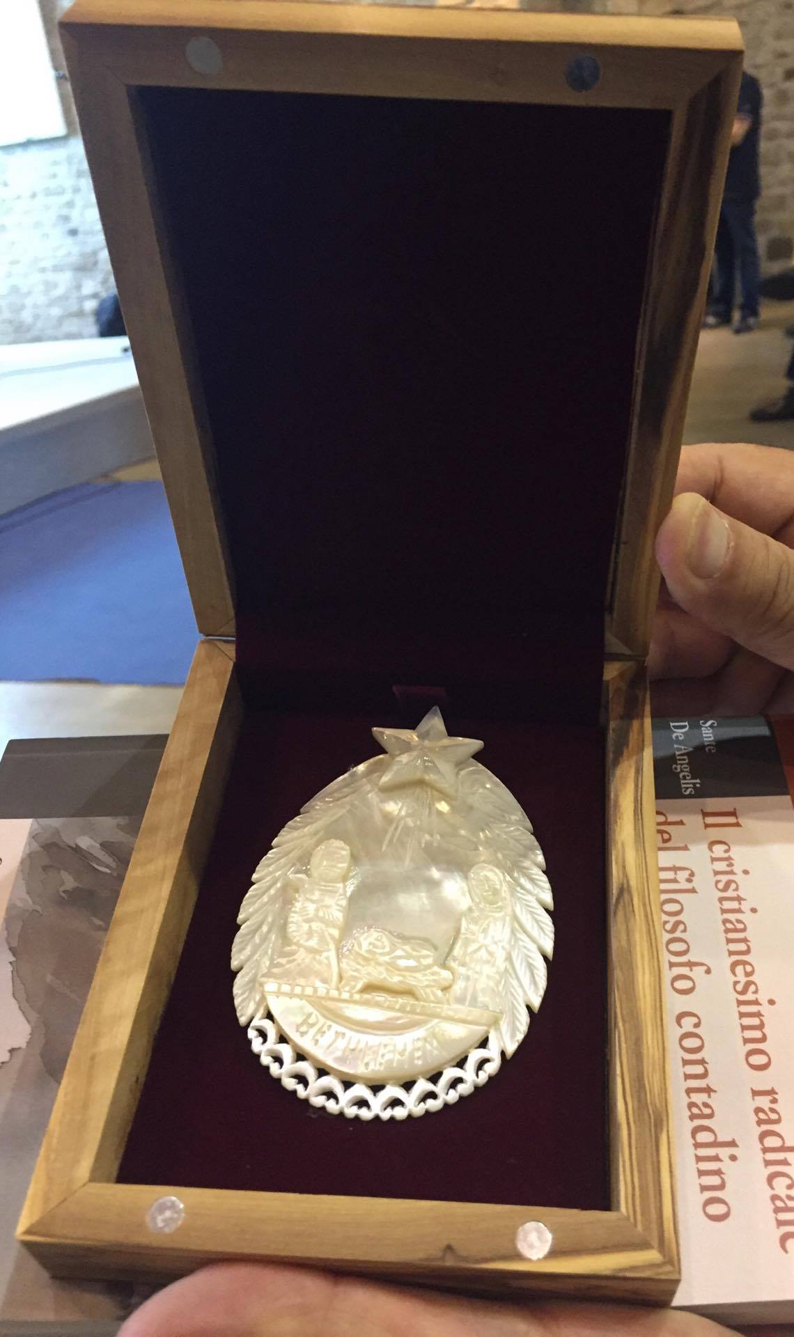 رئيس بلدية بيت لحم المحامي انطون سلمان يتلقى جائزة السلام والثقافة الدولية في إيطاليا