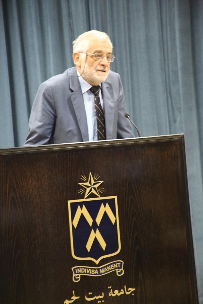 نائب رئيس البلدية يشارك في افتتاح الدورة الصيفية الخاصة بالتنمية والثقافات  في جامعة بيت لحم ويستقبل مدير شبكة التعاون والتنمية وعميد كلية إدارة الأعمال 