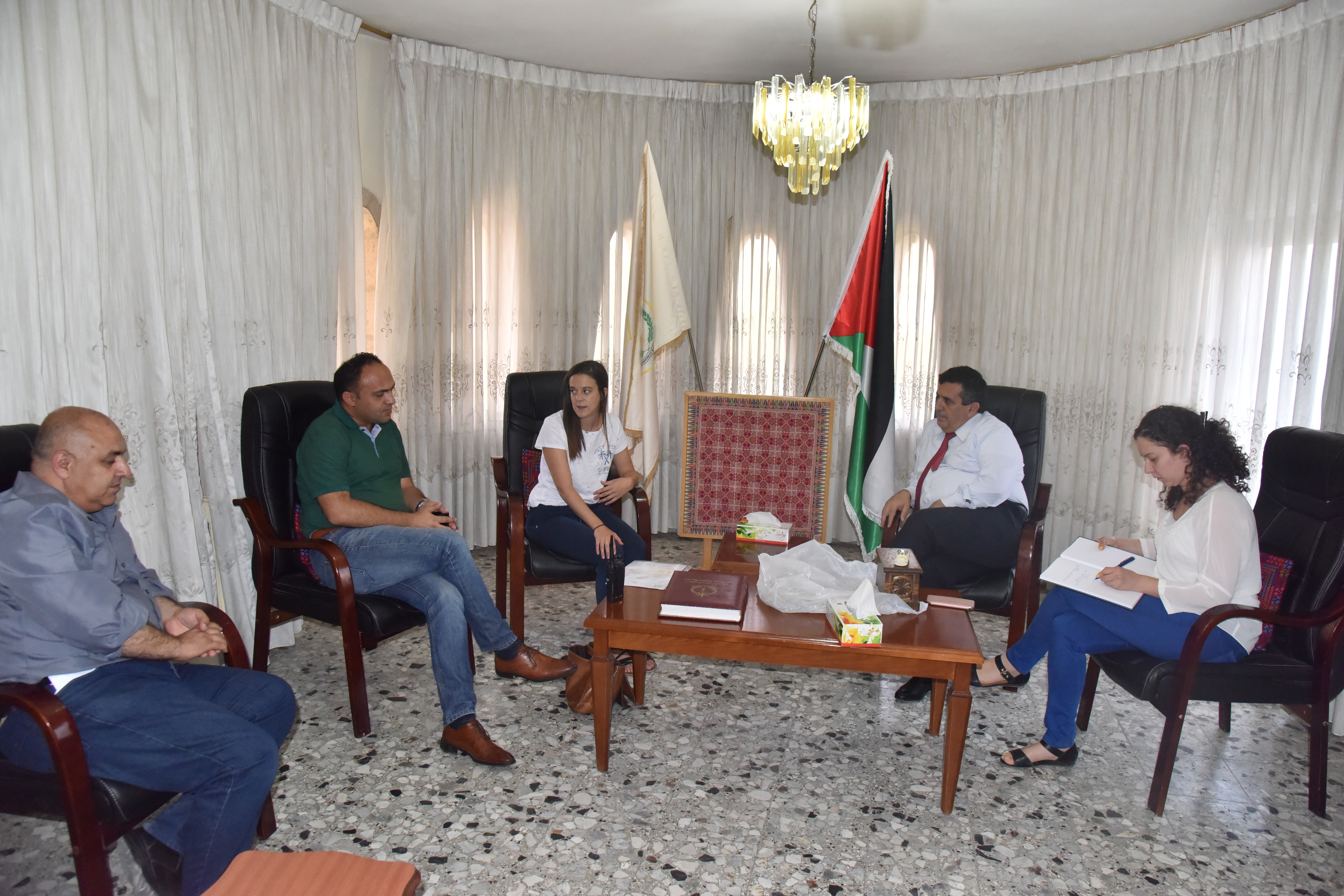 سلمان يلتقي عددا من الوفود ومقاطعة هينو توجه دعوة له للمشاركة في إحتفالات الميلاد في بلجيكا وللإحتفال  بمرور 5 أعوام على توقيع التوأمة مع تورني 