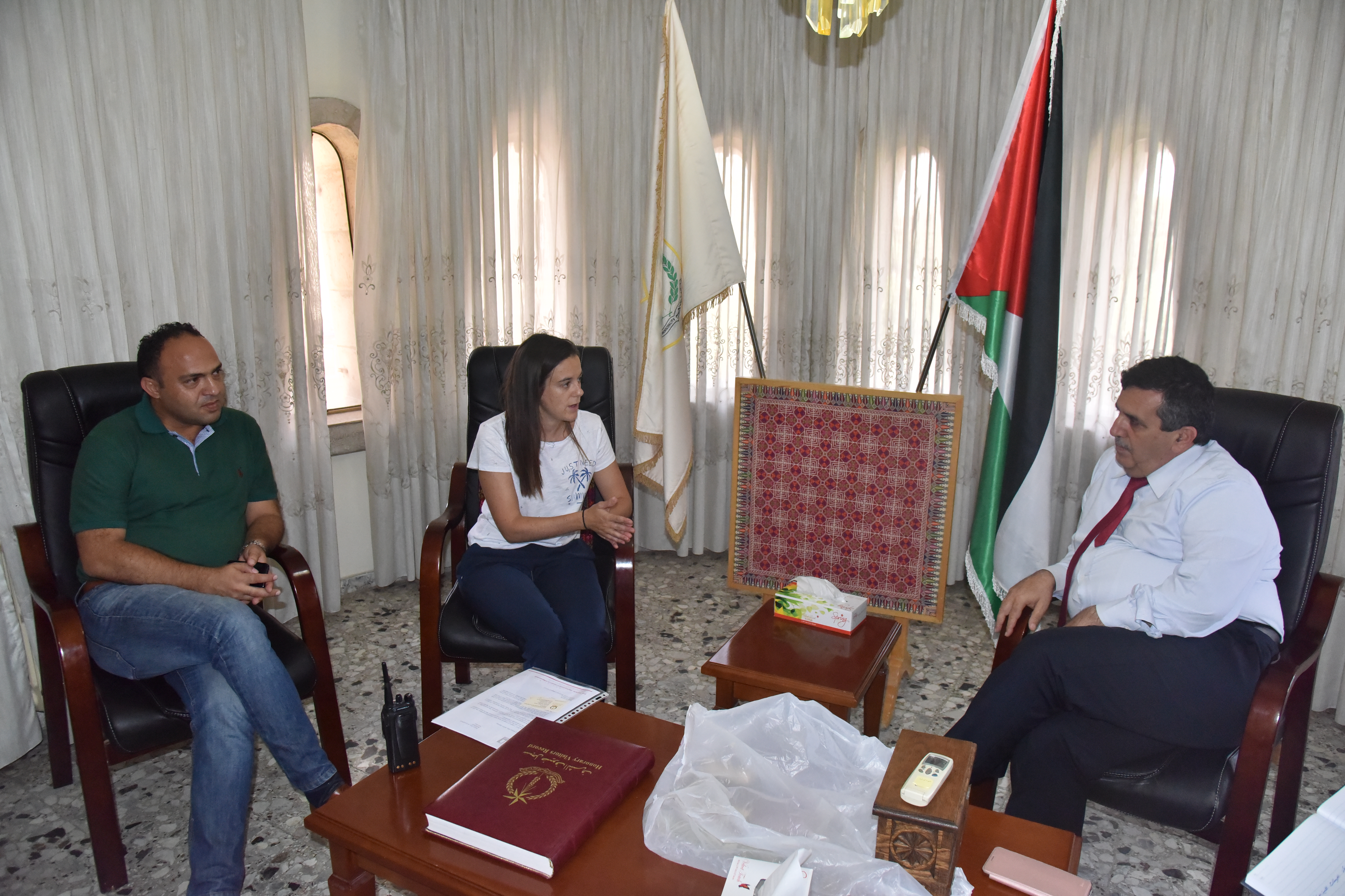 سلمان يلتقي عددا من الوفود ومقاطعة هينو توجه دعوة له للمشاركة في إحتفالات الميلاد في بلجيكا وللإحتفال  بمرور 5 أعوام على توقيع التوأمة مع تورني 