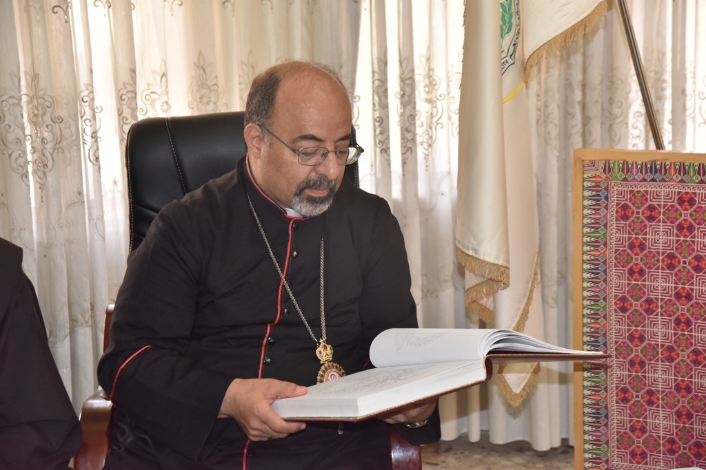 رئيس وأعضاء مجلس بلدية بيت لحم يستقبلون بطريرك الأقباط الكاثوليك في مصر والأب فلتس والوفد الإيطالي المرافق 