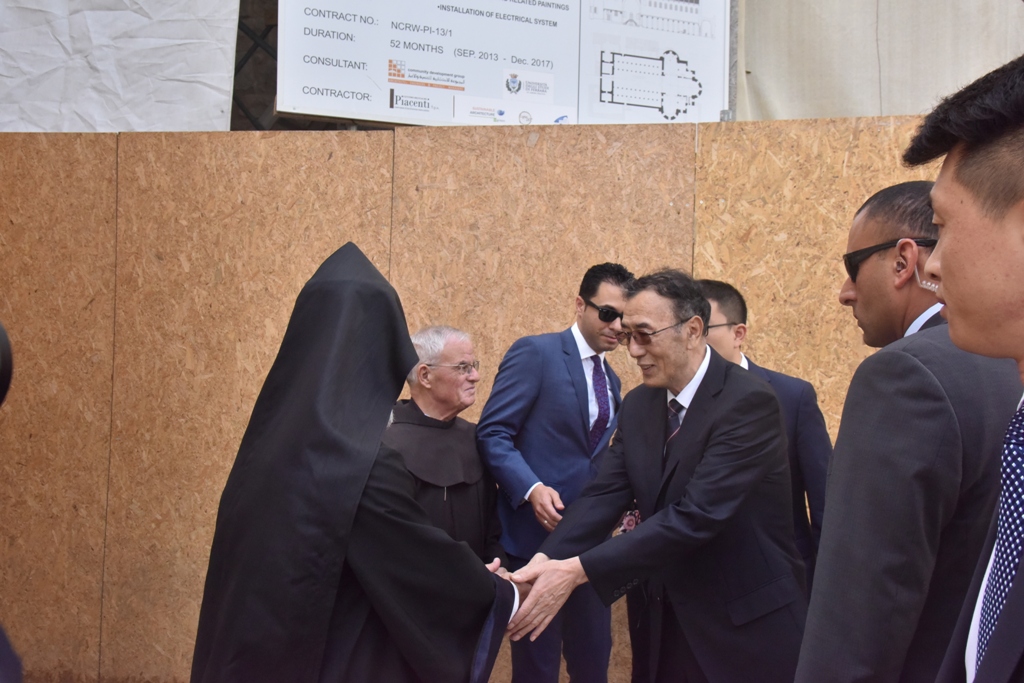 سلمان يشارك في إستقبال نائب رئيس البرلمان الصيني ويرافقه في جولته إلى كنيسة المهد ويستقبل وفدا برلمانيا مكسيكيا في دار البلدية