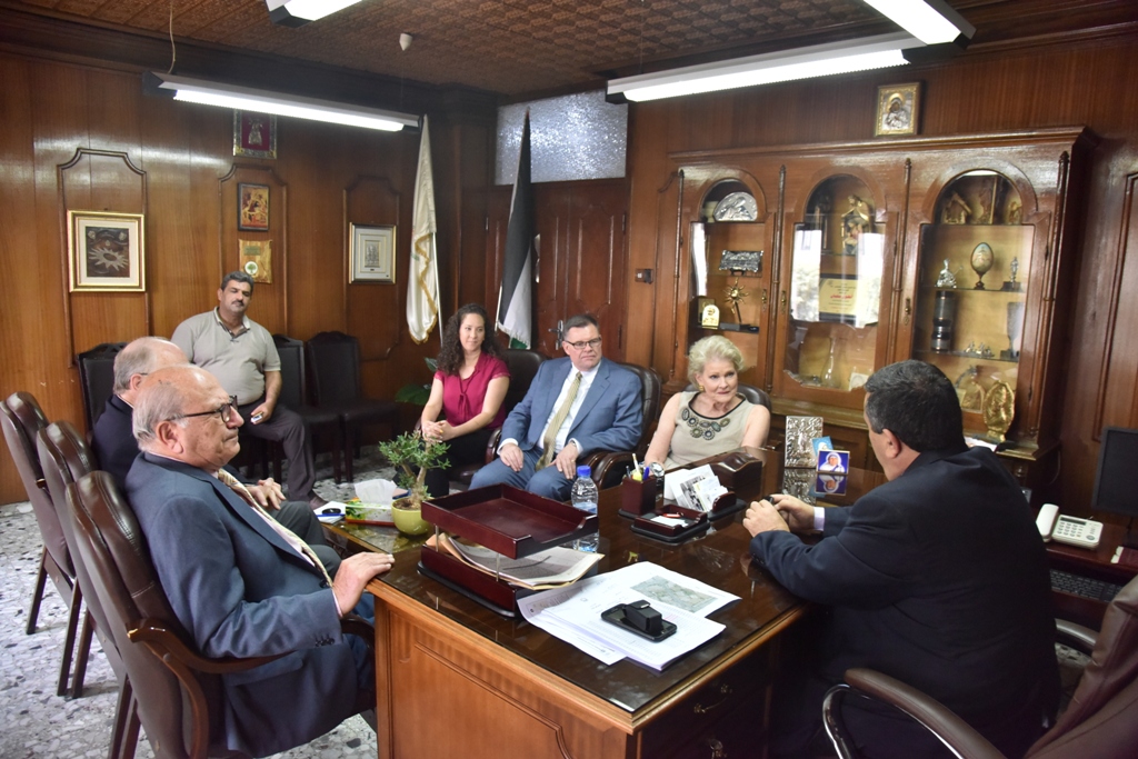  سلمان يستقبل الأمين العام للمنظمة الشرق أوسطية للسياحة ومدير جهاز المخابرات في محافظة بيت لحم ووفدا أميركيا ممثلا عن National Prayer Breakfast 