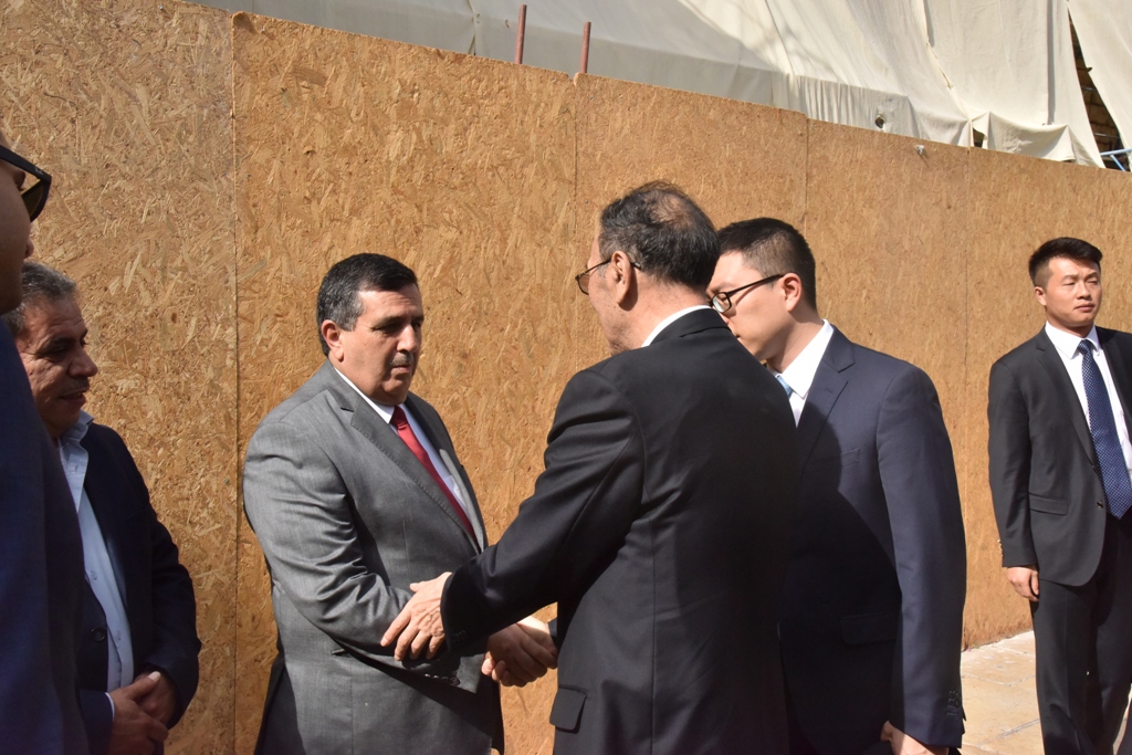 سلمان يشارك في إستقبال نائب رئيس البرلمان الصيني ويرافقه في جولته إلى كنيسة المهد ويستقبل وفدا برلمانيا مكسيكيا في دار البلدية