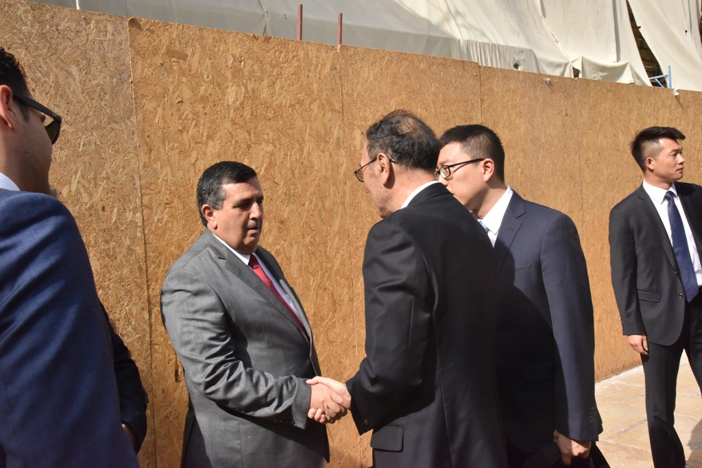 سلمان يشارك في إستقبال نائب رئيس البرلمان الصيني ويرافقه في جولته إلى كنيسة المهد ويستقبل وفدا برلمانيا مكسيكيا في دار البلدية