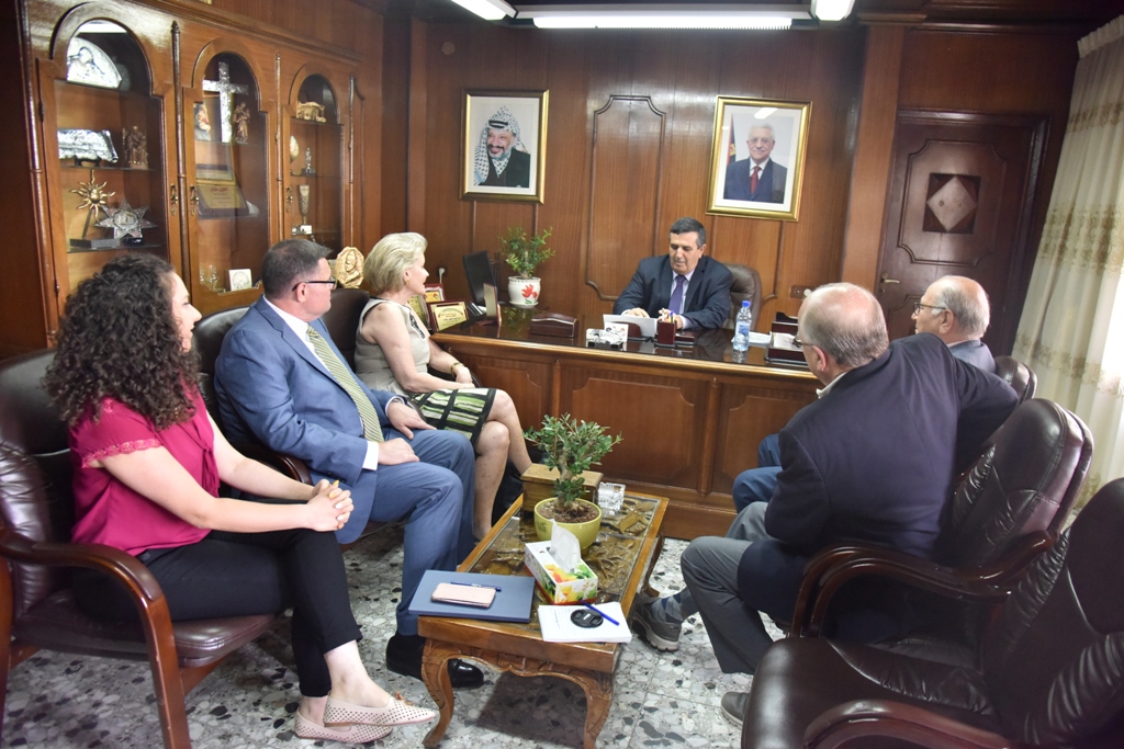  سلمان يستقبل الأمين العام للمنظمة الشرق أوسطية للسياحة ومدير جهاز المخابرات في محافظة بيت لحم ووفدا أميركيا ممثلا عن National Prayer Breakfast 