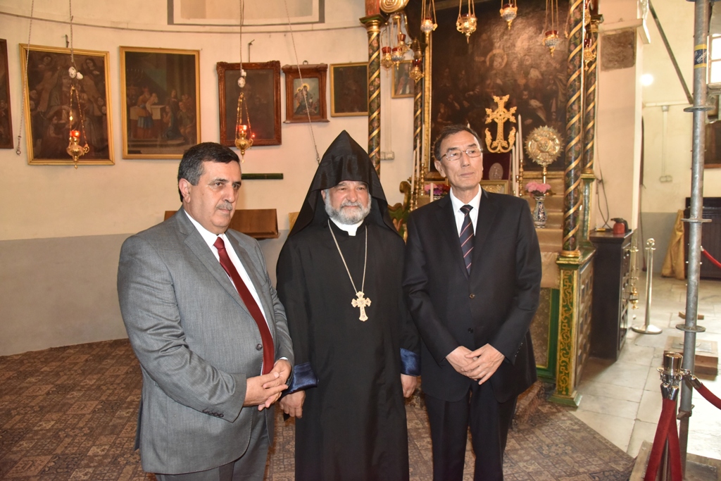 سلمان يشارك في إستقبال نائب رئيس البرلمان الصيني ويرافقه في جولته إلى كنيسة المهد ويستقبل وفدا برلمانيا مكسيكيا في دار البلدية