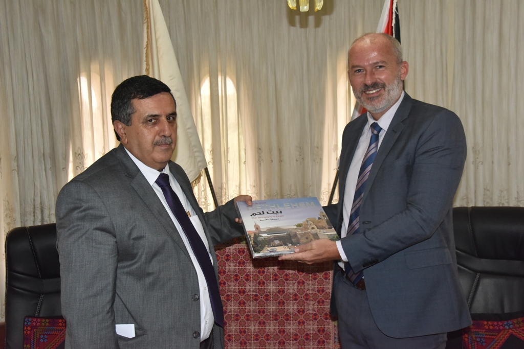 سلمان يستقبل القنصل البلجيكي العام في القدس برونو جانز 