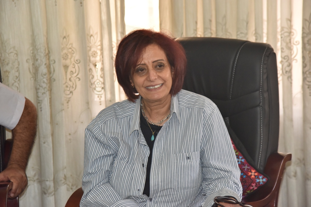 رئيس بلدية بيت لحم يستقبل مديرة وطاقم مستشفى بيت جالا الحكومي 