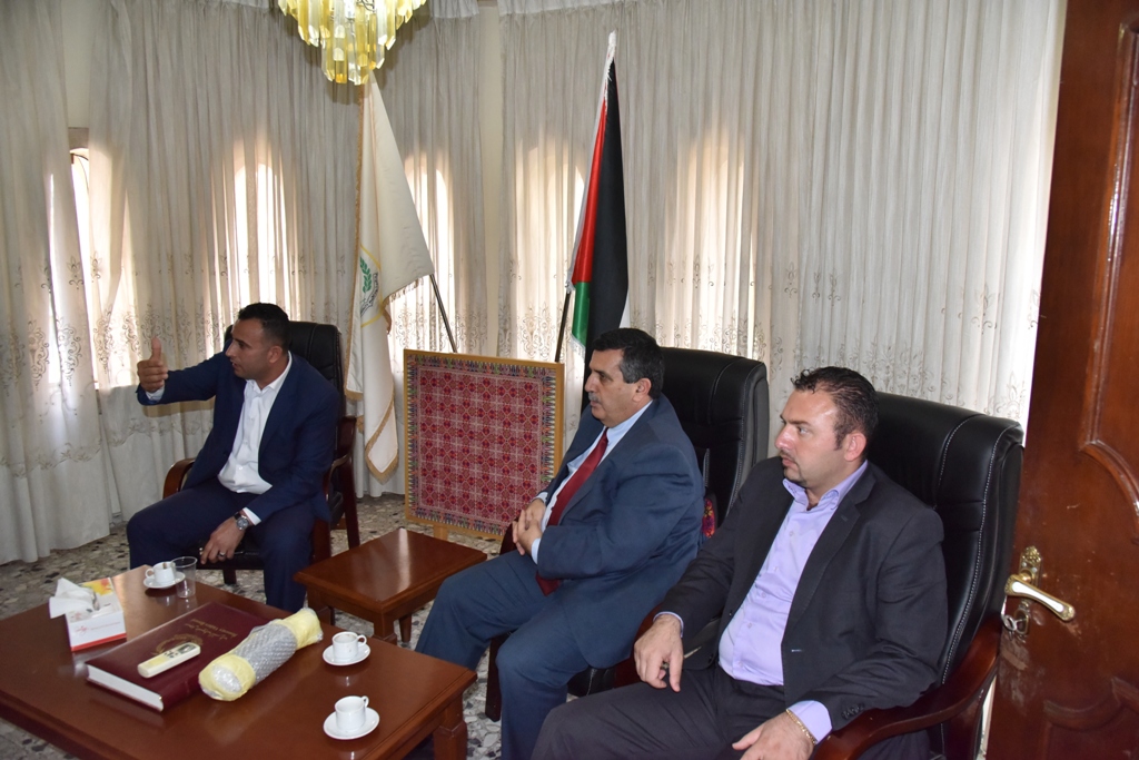  رئيس وأعضاء مجلس بلدية  بيت لحم يستقبلون وفد مديرية الإقتصاد الوطني والضابطة الجمركية 