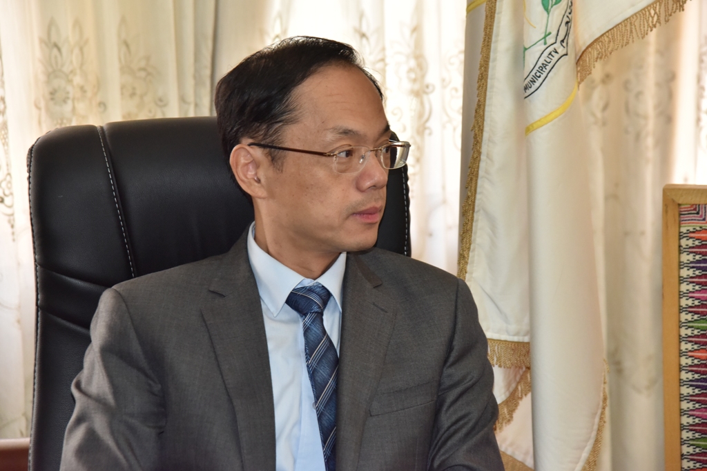 رئيس وأعضاء مجلس بلدية بيت لحم يستقبلون السفير الصيني لدى دولة فلسطين