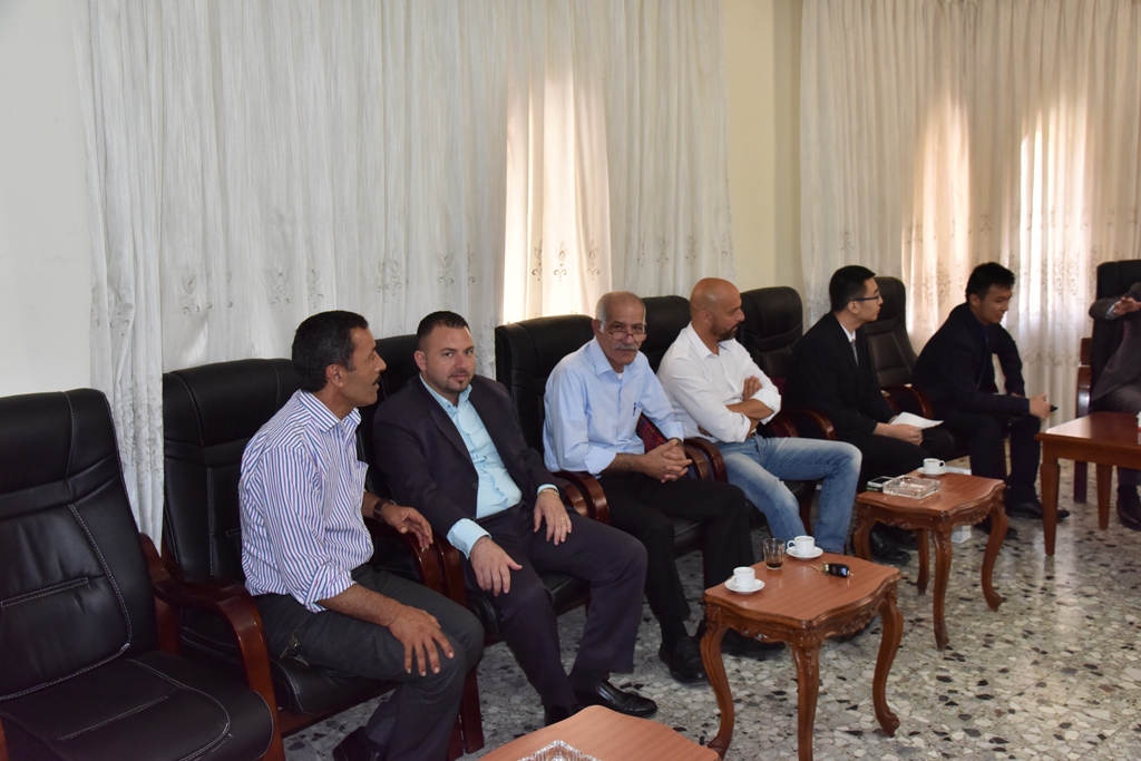 رئيس وأعضاء مجلس بلدية بيت لحم يستقبلون السفير الصيني لدى دولة فلسطين