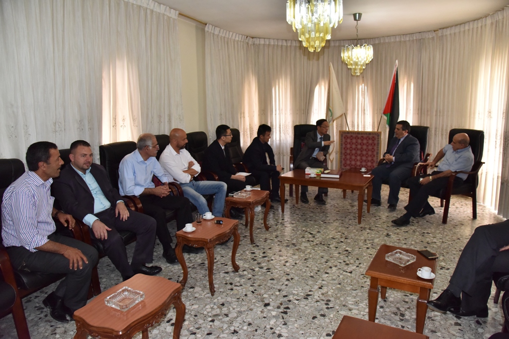 رئيس وأعضاء مجلس بلدية بيت لحم يستقبلون السفير الصيني لدى دولة فلسطين