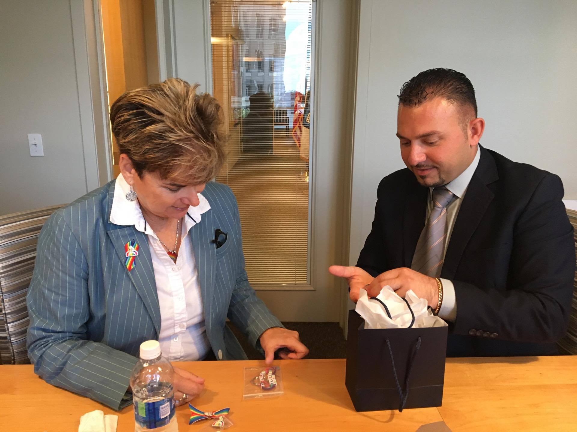 حنانيا يزور بلدية أورلاندو الأمريكية ويبحث سبل التعاون المشترك