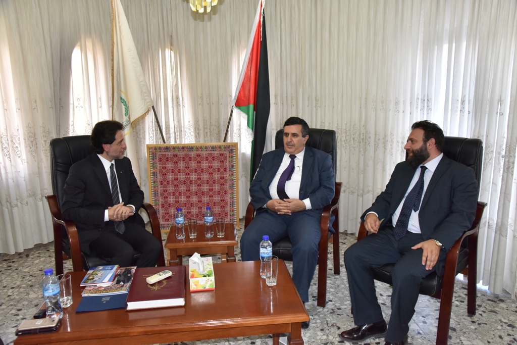 رئيس وأعضاء مجلس بلدية بيت لحم يستقبلون رئيس مؤسسة الفاتيكان والوفد المرافق 