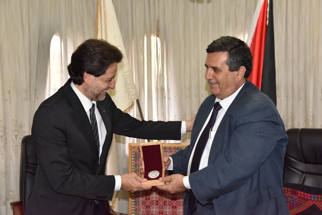 رئيس وأعضاء مجلس بلدية بيت لحم يستقبلون رئيس مؤسسة الفاتيكان والوفد المرافق 