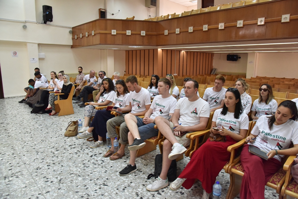 سلمان يتحدث عن تحديات بيت لحم أمام وفد المخيم الصيفي 16 للتضامن مع الشعب الفلسطيني